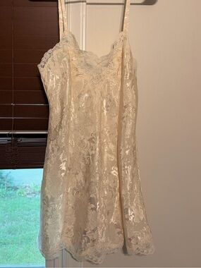 Vintage Gold Label Victoria’s Secret Slip in Ivory
